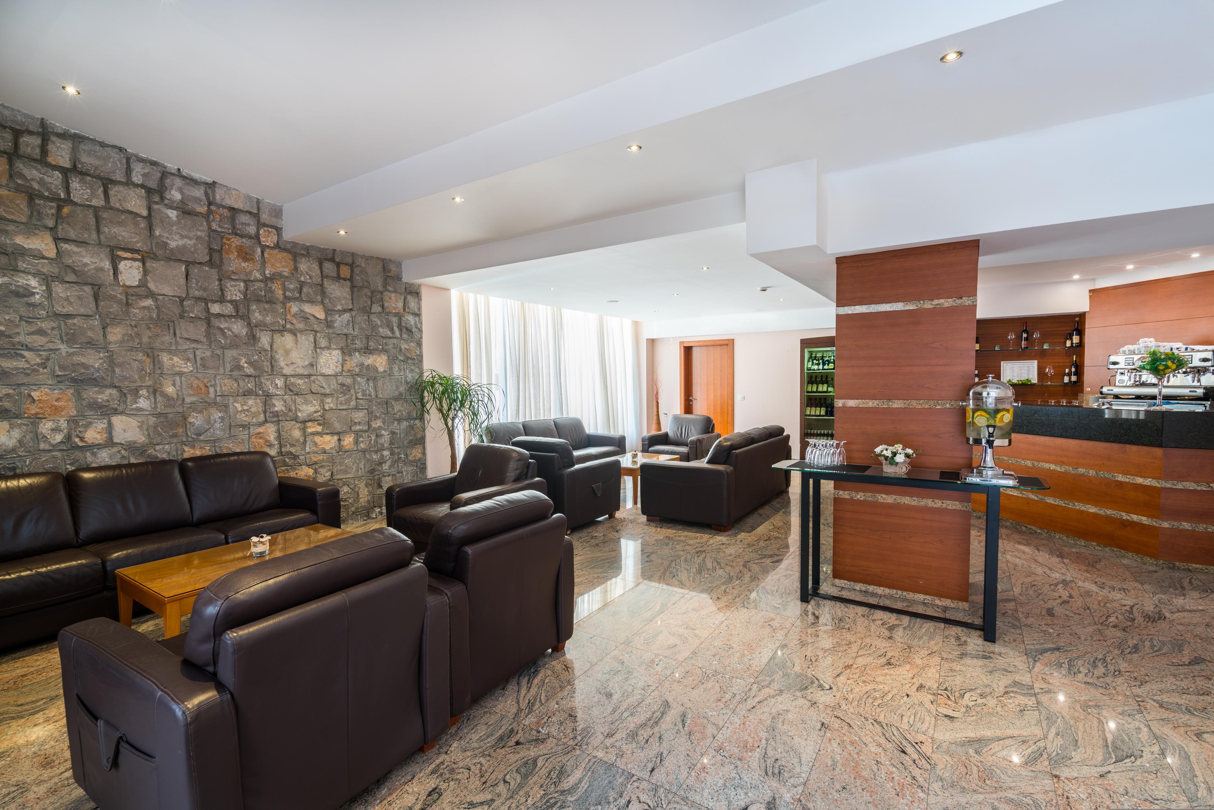 Iberostar Waves Bellevue All Inclusive Becici  Bagian luar foto