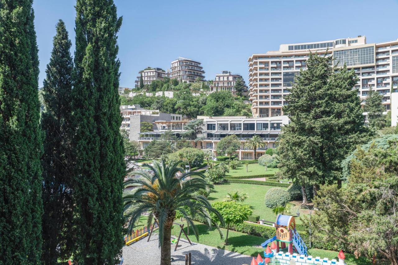 Iberostar Waves Bellevue All Inclusive Becici  Bagian luar foto