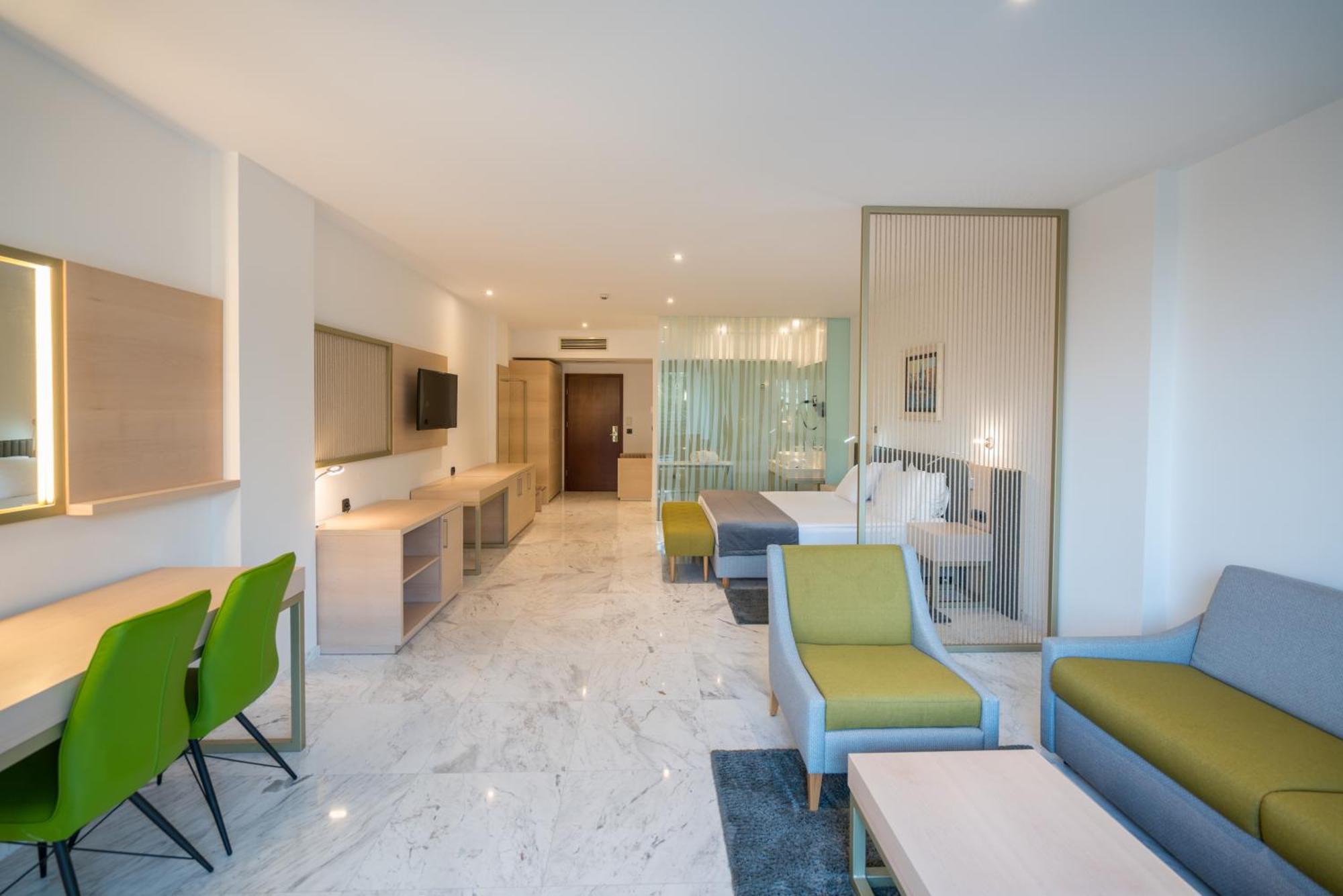 Iberostar Waves Bellevue All Inclusive Becici  Bagian luar foto
