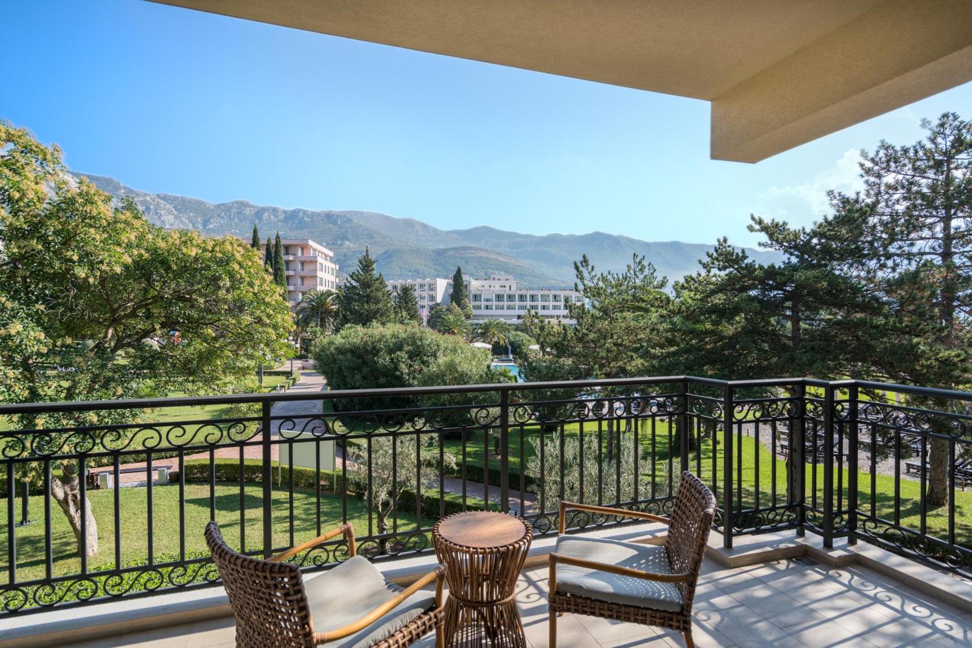 Iberostar Waves Bellevue All Inclusive Becici  Bagian luar foto