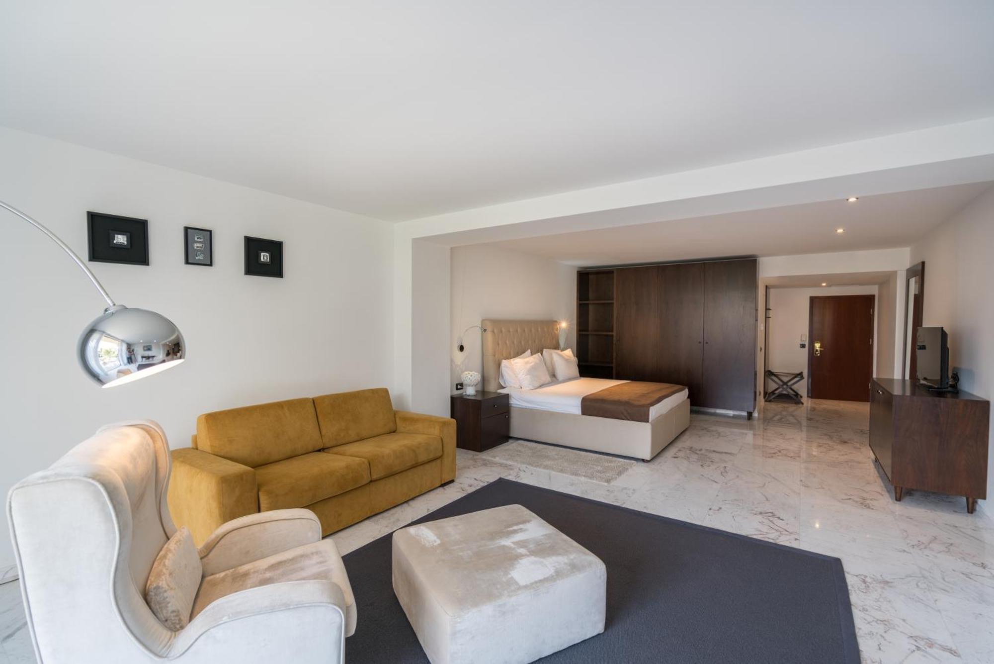 Iberostar Waves Bellevue All Inclusive Becici  Bagian luar foto